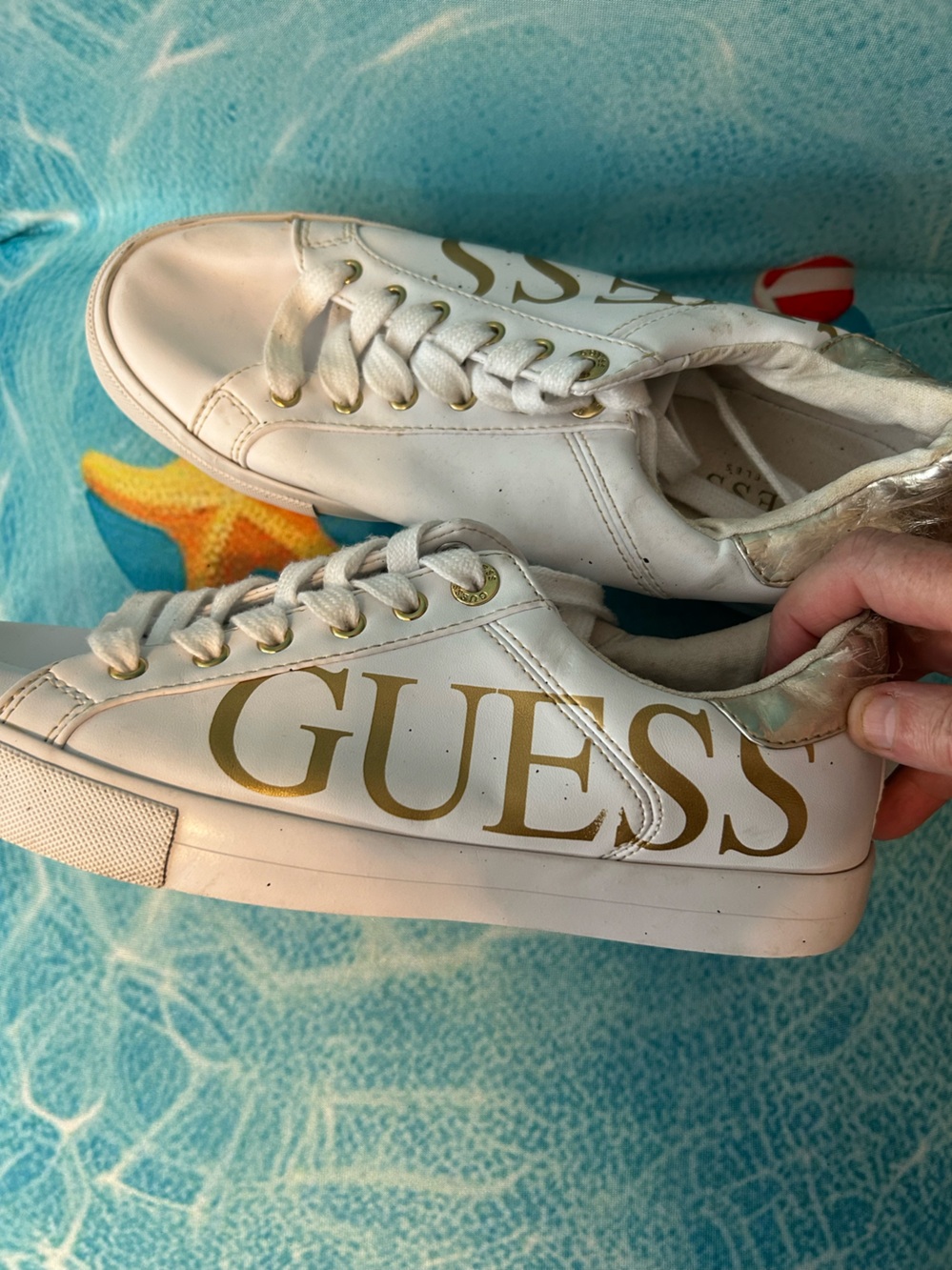 GUESS White Sneakers with Gold Logo Accent. 8.5 Medium